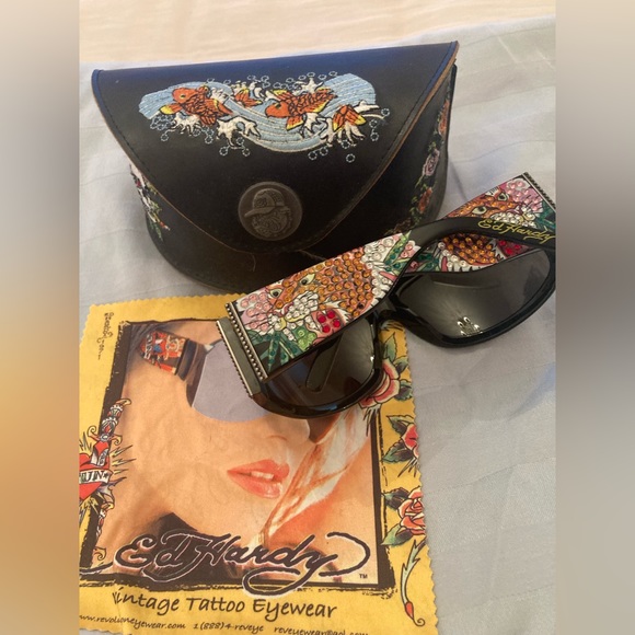 Ed hardy Rhinestone sunglasses - Picture 2 of 3